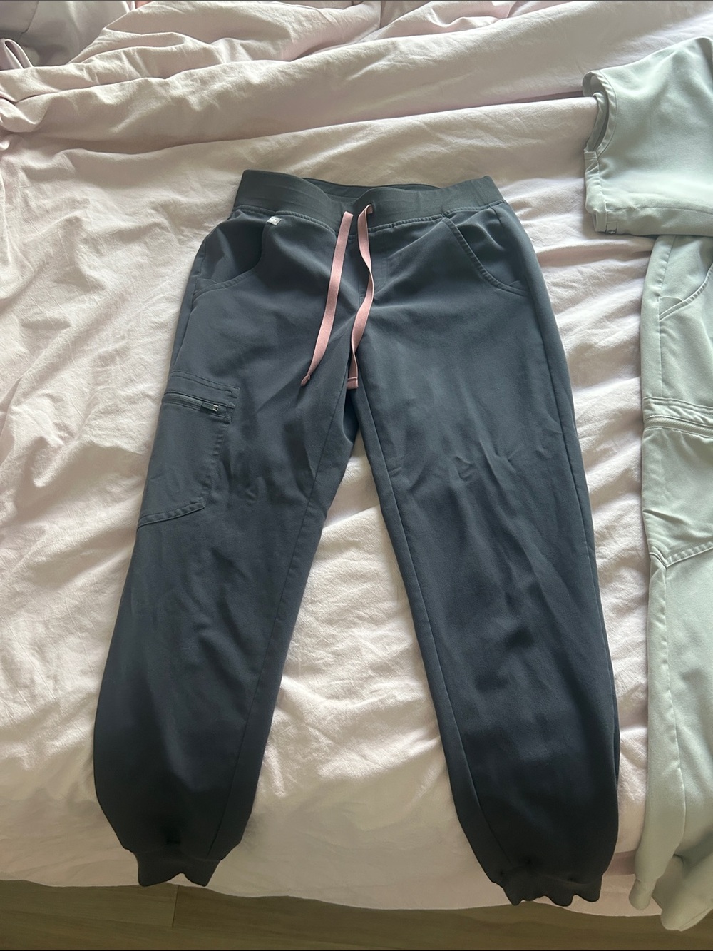 FIGS Charcoal w/ pink drawstrings